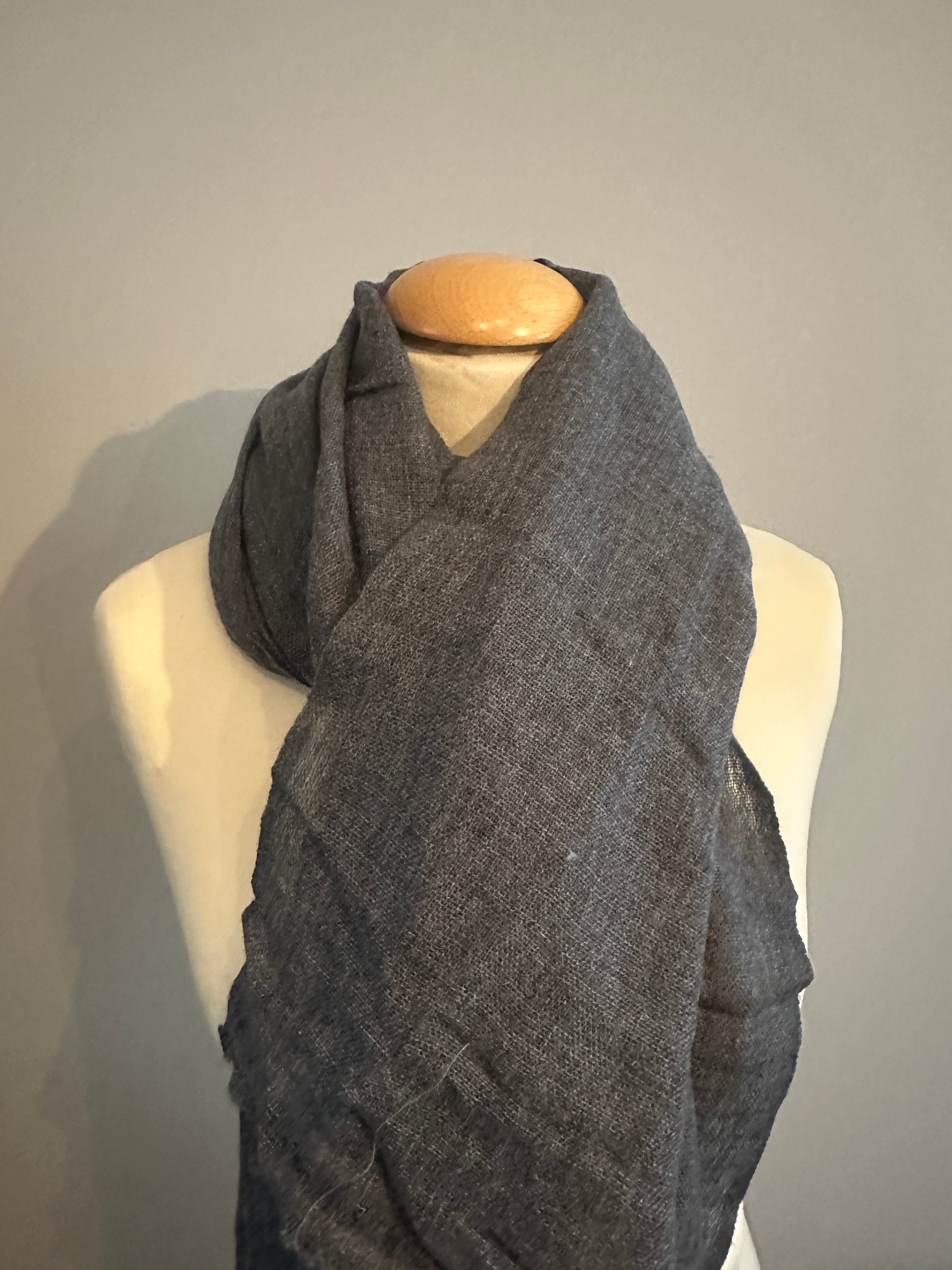 Dunne cashmere sjaal donkergrijs