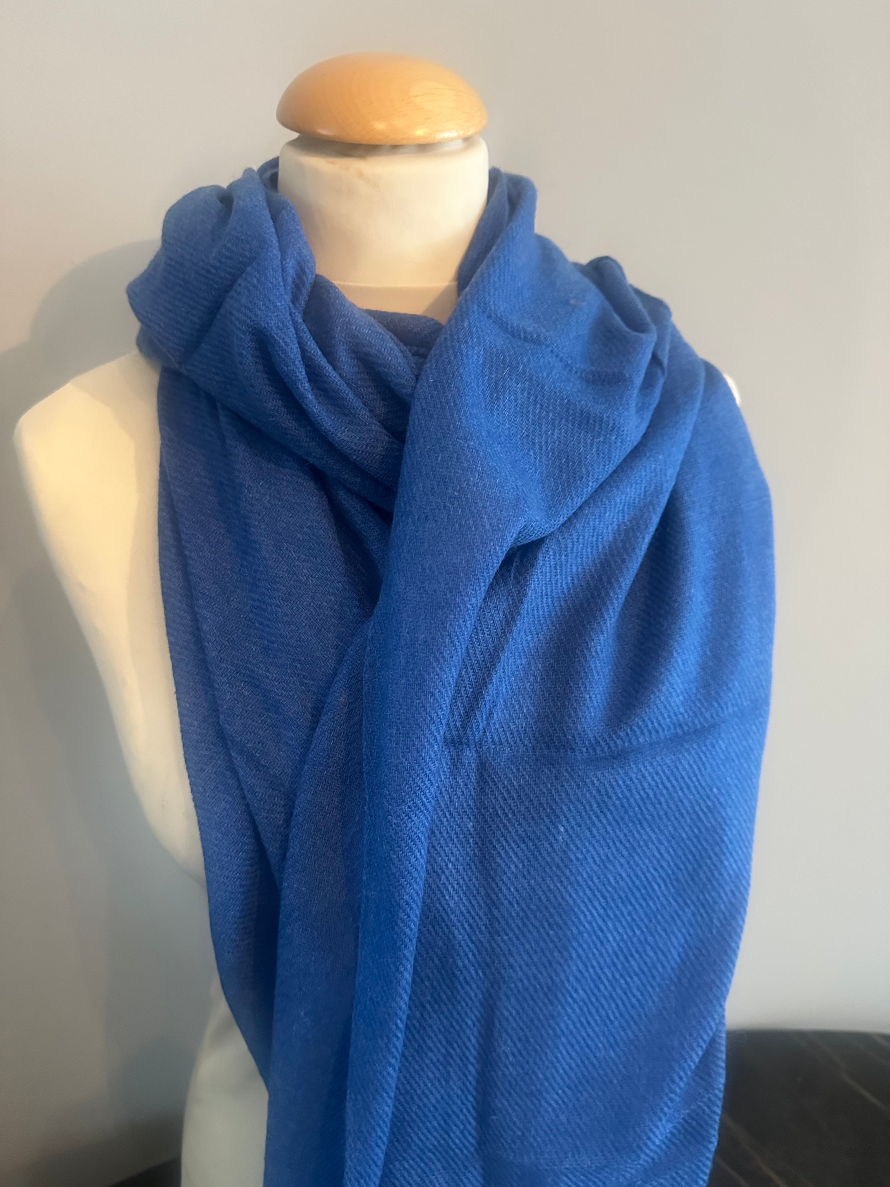 Blauwe cashmere sjaal
